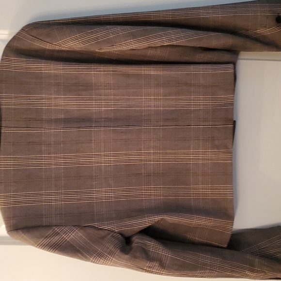 Blazer - Picture 3 of 4